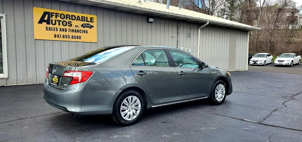 2014 Toyota Camry null image 5