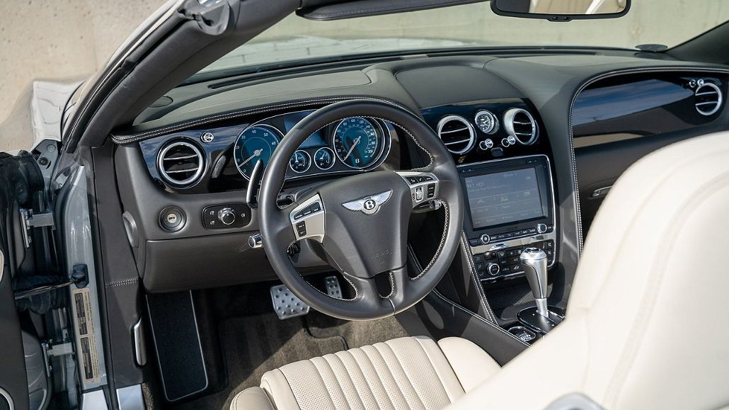 2017 Bentley Continental GT image 3