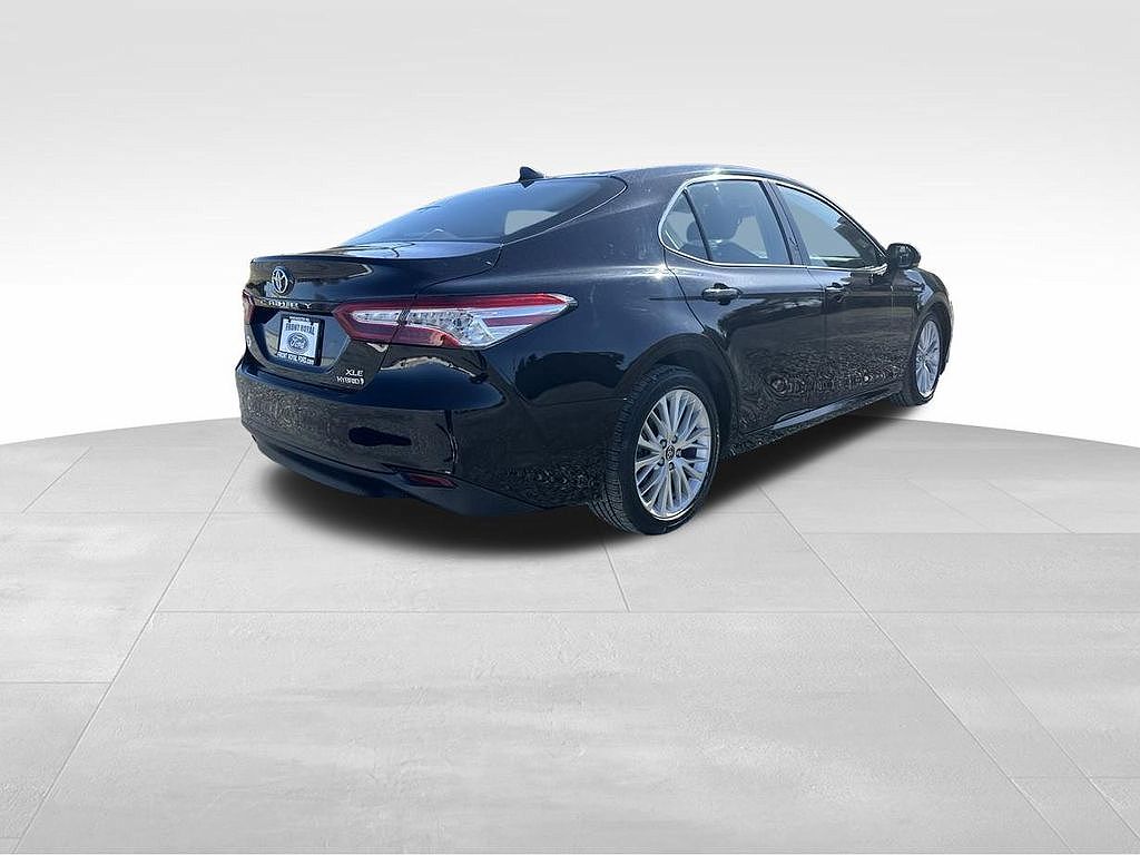 2020 Toyota Camry XLE image 4