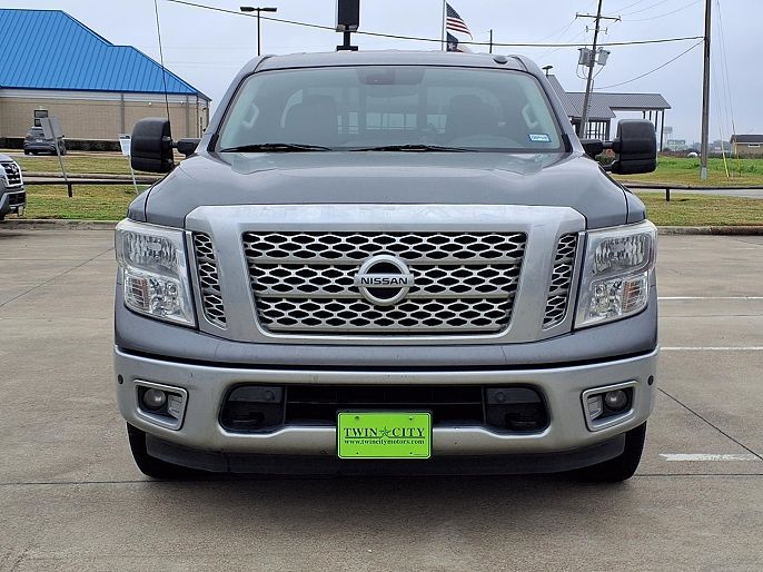 2017 Nissan Titan