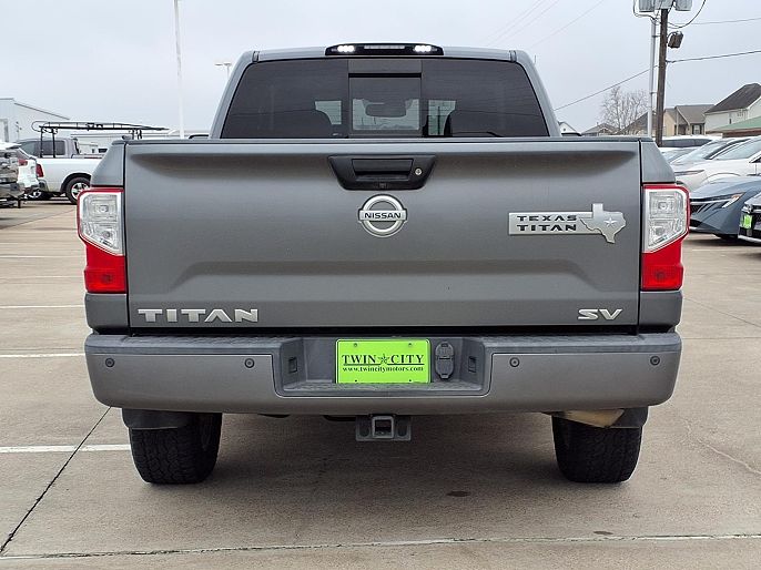 2017 Nissan Titan