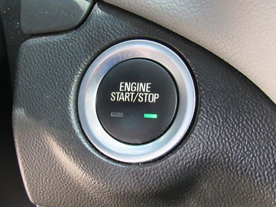 2020 Chevrolet Equinox LS photo 8