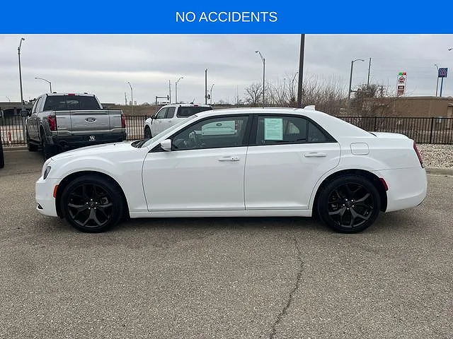 2022 Chrysler 300