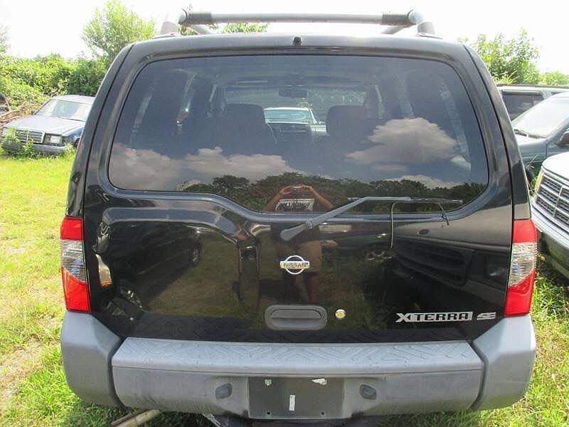 2000 Nissan Xterra SE image 3