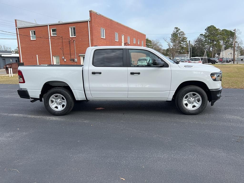 2024 Ram 1500 Tradesman image 1