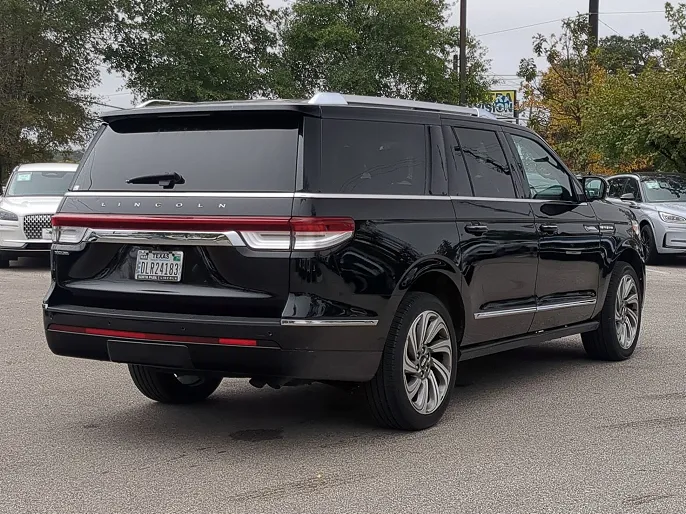 2022 Lincoln Navigator L