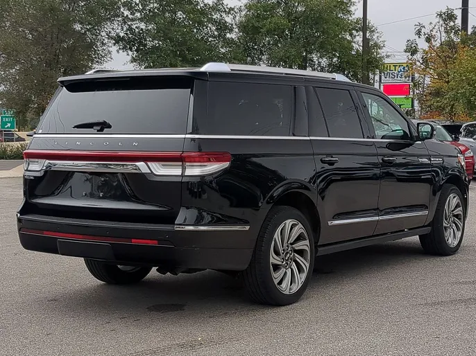 2022 Lincoln Navigator L