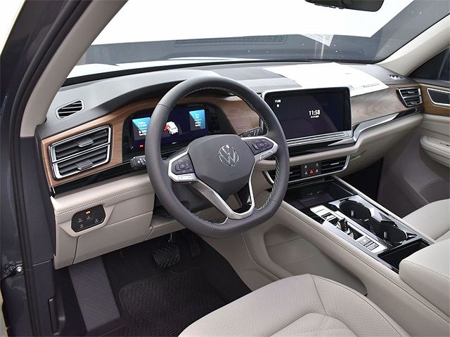 2024 Volkswagen Atlas SE image 3