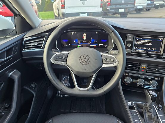 2023 Volkswagen Jetta 1.5T SE photo 3