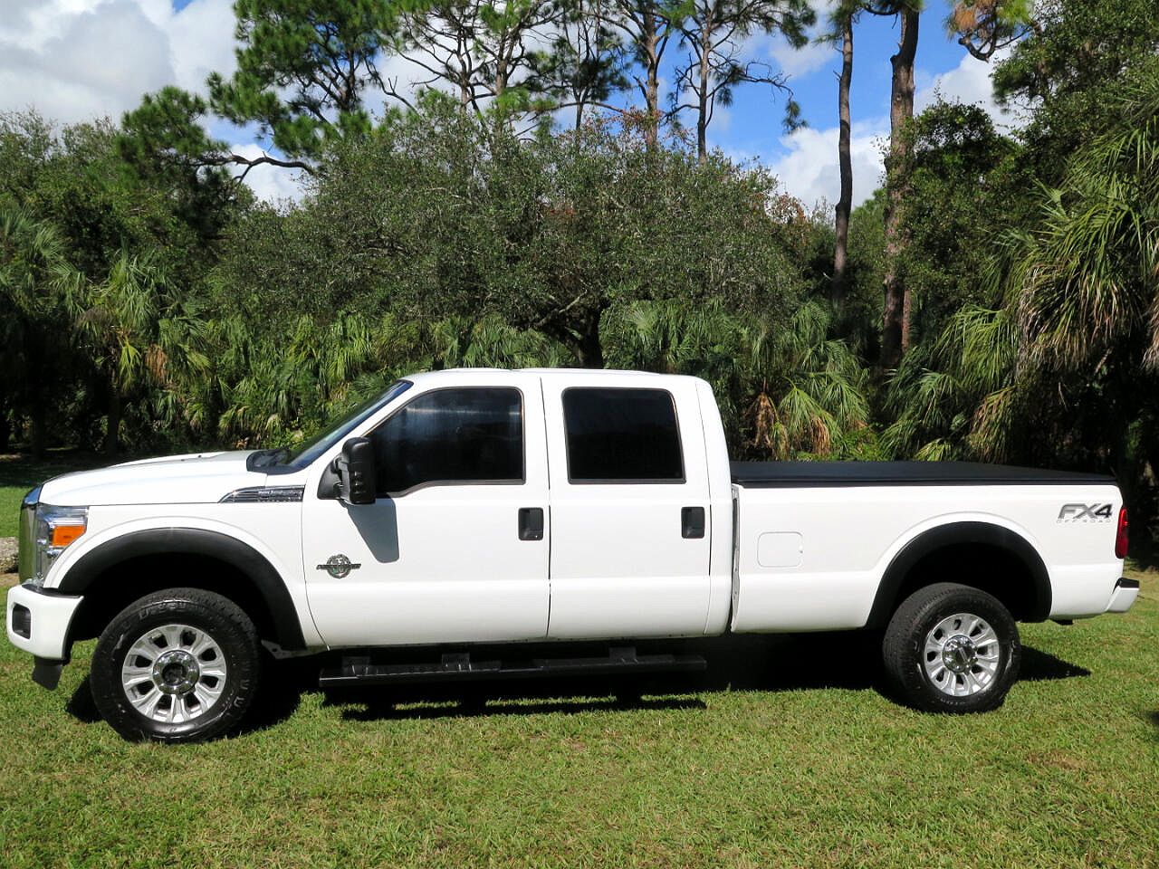 2013 Ford F-350 null image 2