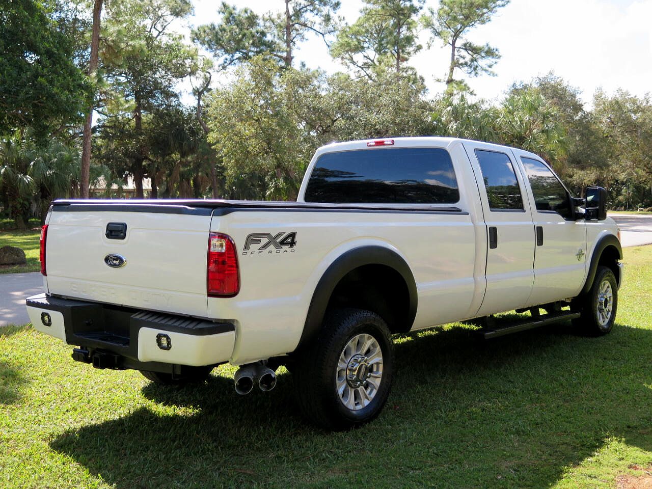 2013 Ford F-350 null image 6