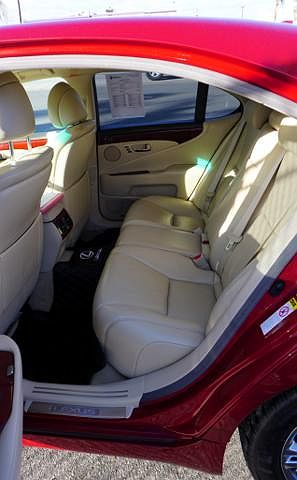 2011 Lexus LS 460 image 6