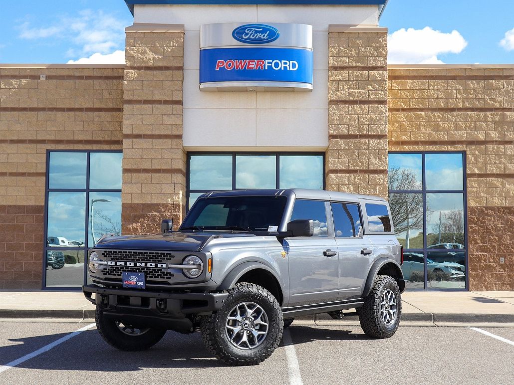 2024 Ford Bronco Badlands image 1