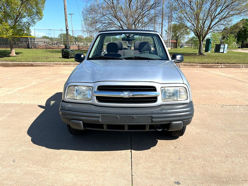 2000 Chevrolet Tracker null image 3
