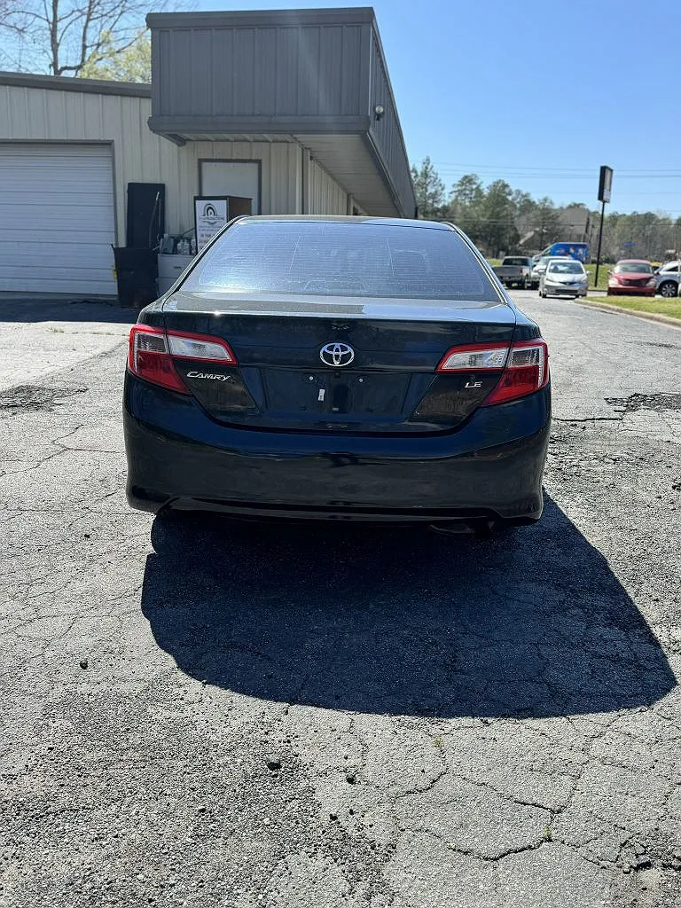 2012 Toyota Camry null image 2