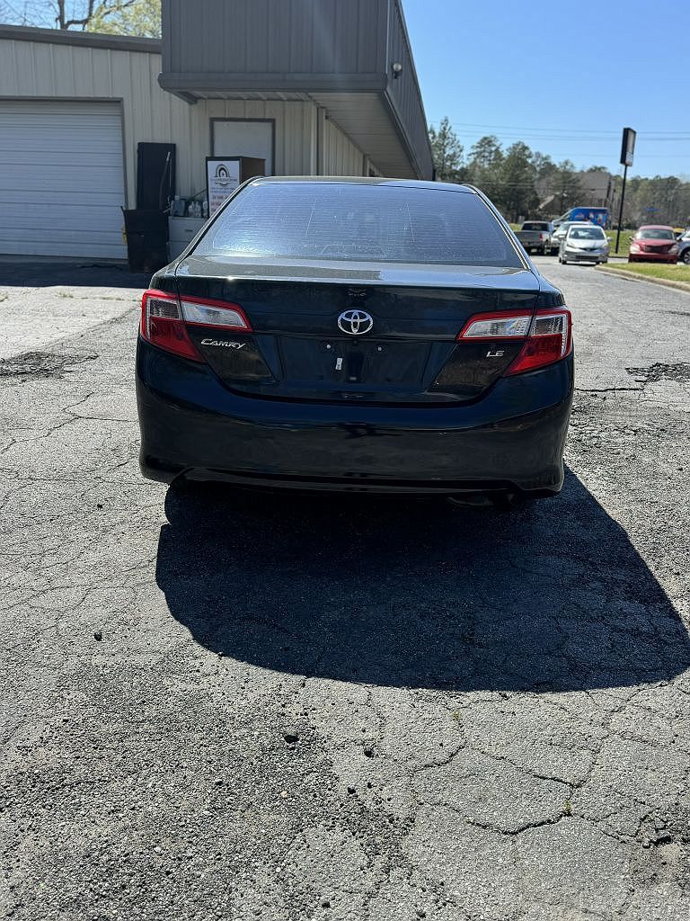 2012 Toyota Camry null image 3