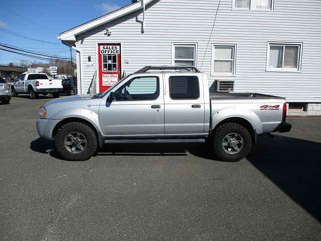 2004 Nissan Frontier XE image 2