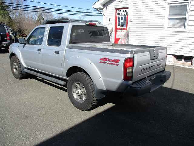 2004 Nissan Frontier XE image 3