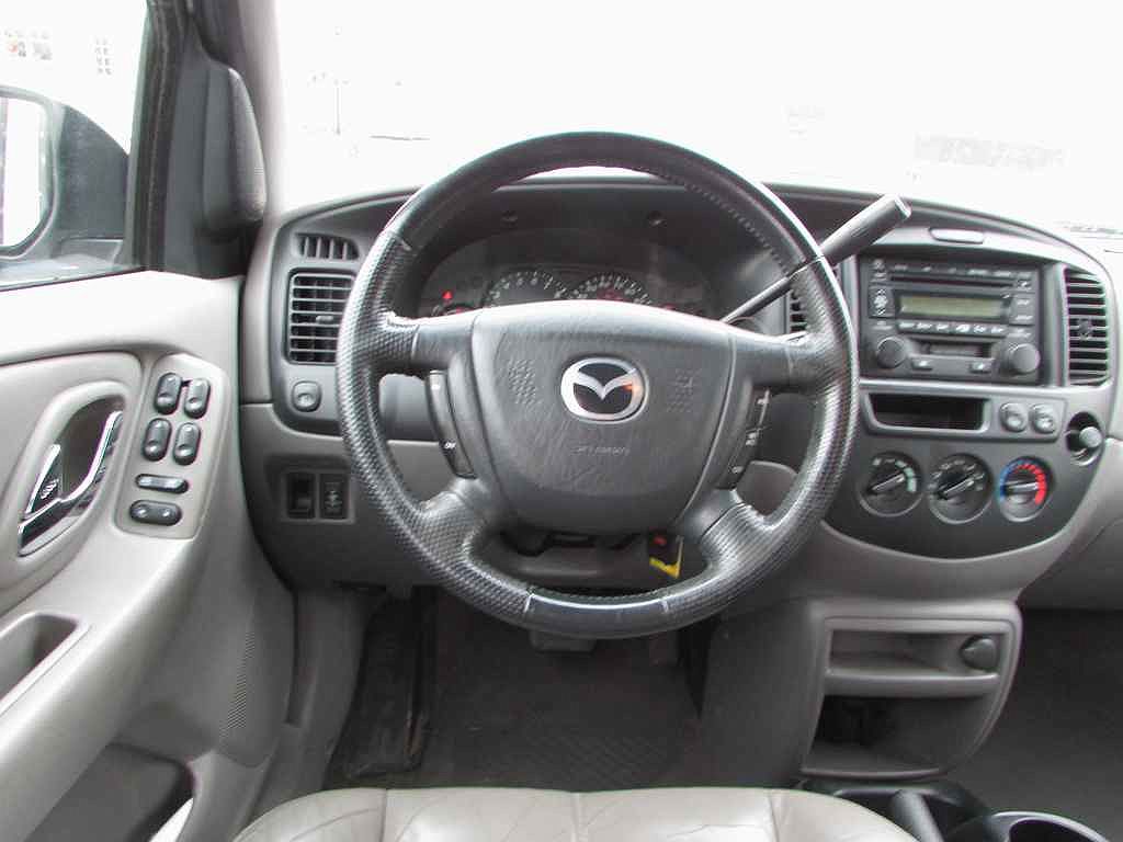 2002 Mazda Tribute ES image 16