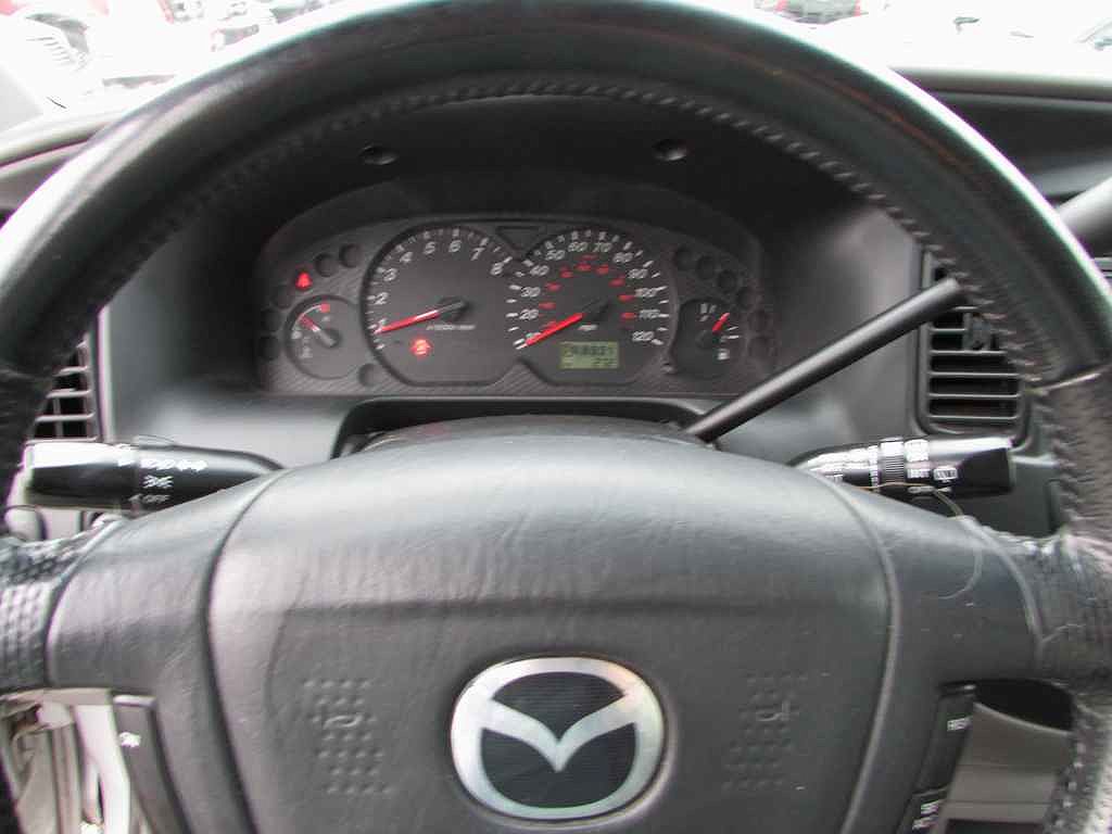 2002 Mazda Tribute ES image 21