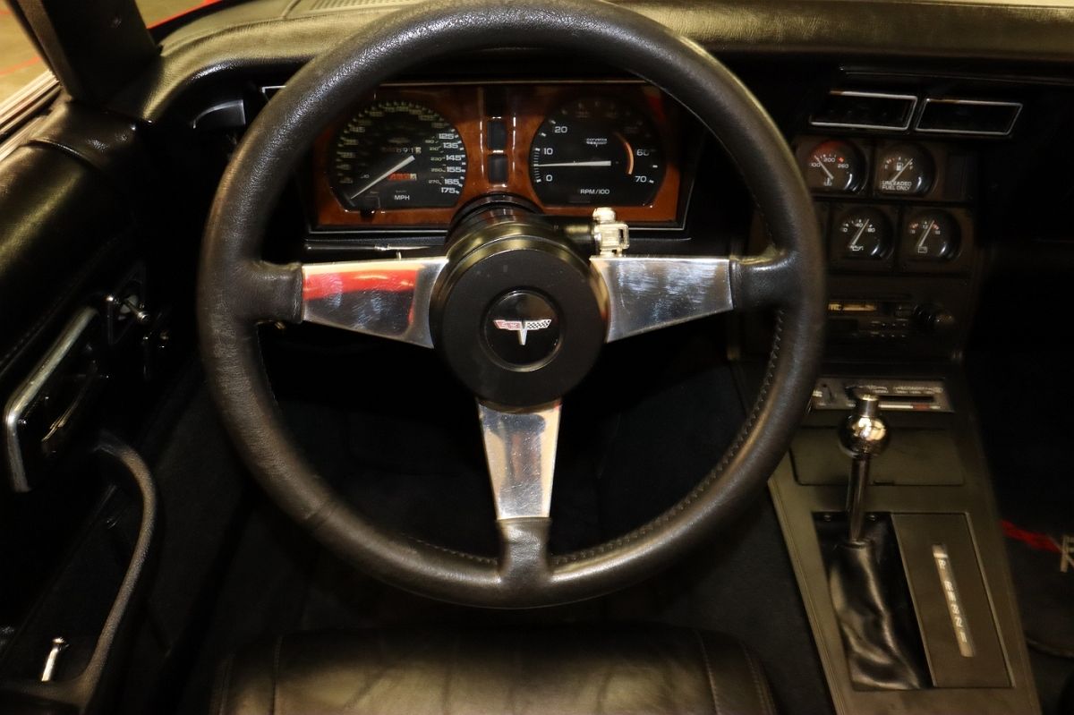 1981 Chevrolet Corvette null image 11