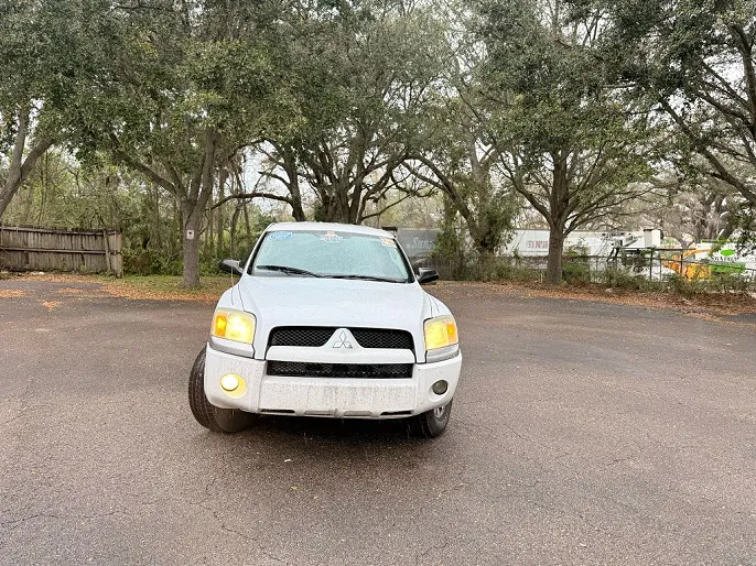 2008 Mitsubishi Raider