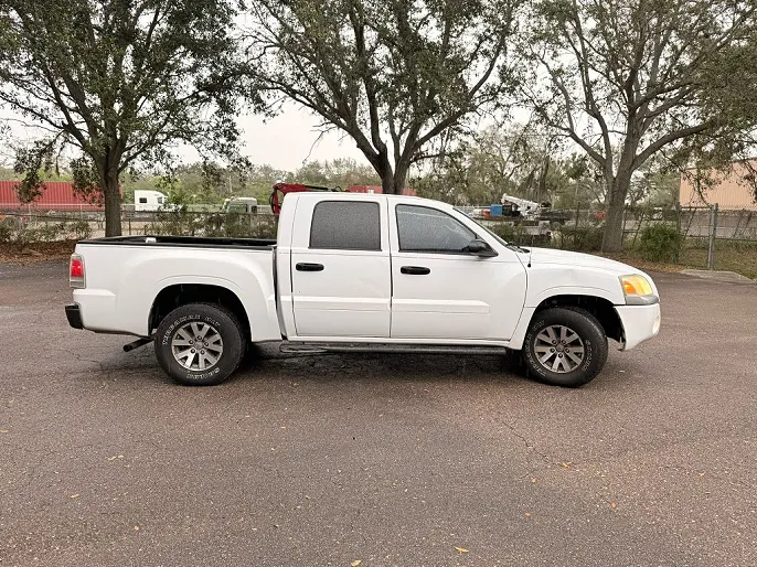 2008 Mitsubishi Raider