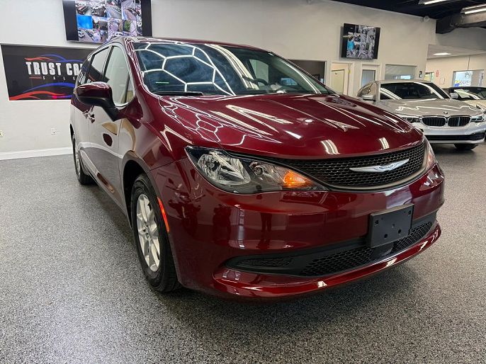 2023 Chrysler Voyager