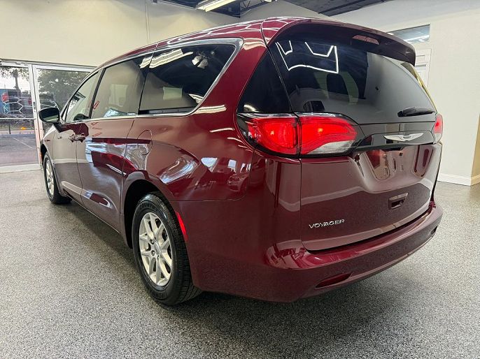 2023 Chrysler Voyager