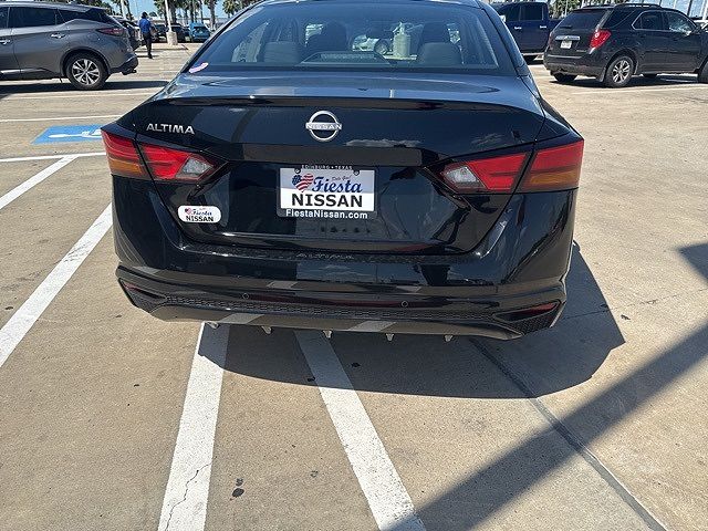 2025 Nissan Altima