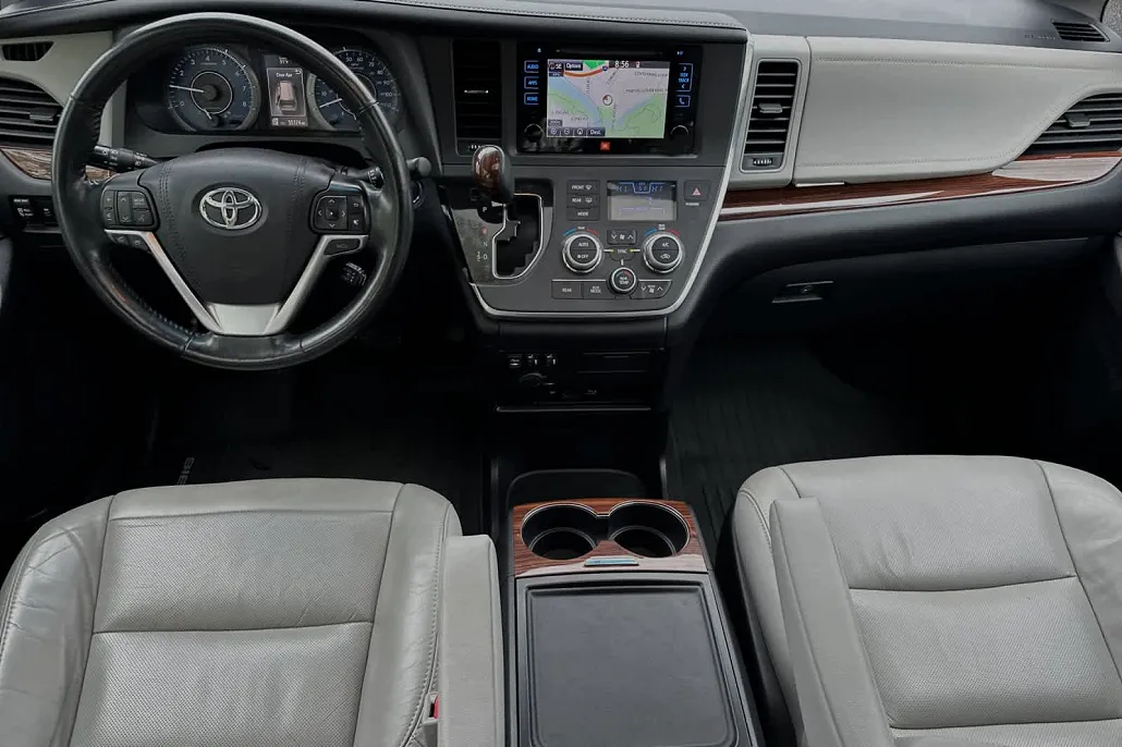 2017 Toyota Sienna Limited image 2