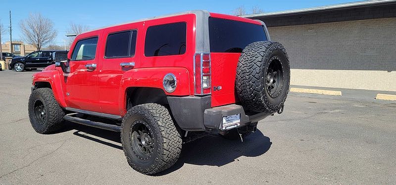 2009 Hummer H3 Luxury image 2