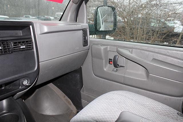2007 Chevrolet Express 3500 image 73