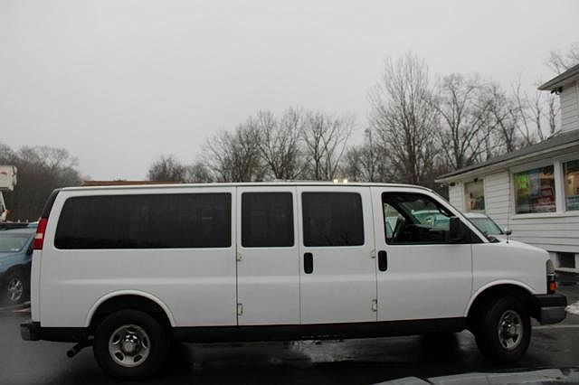 2007 Chevrolet Express 3500 image 7