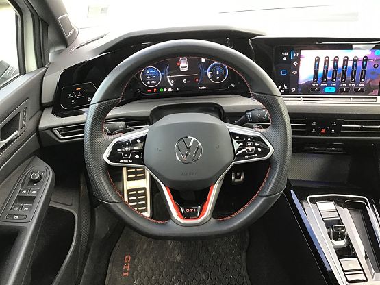 2023 Volkswagen Golf GTI SE photo 10