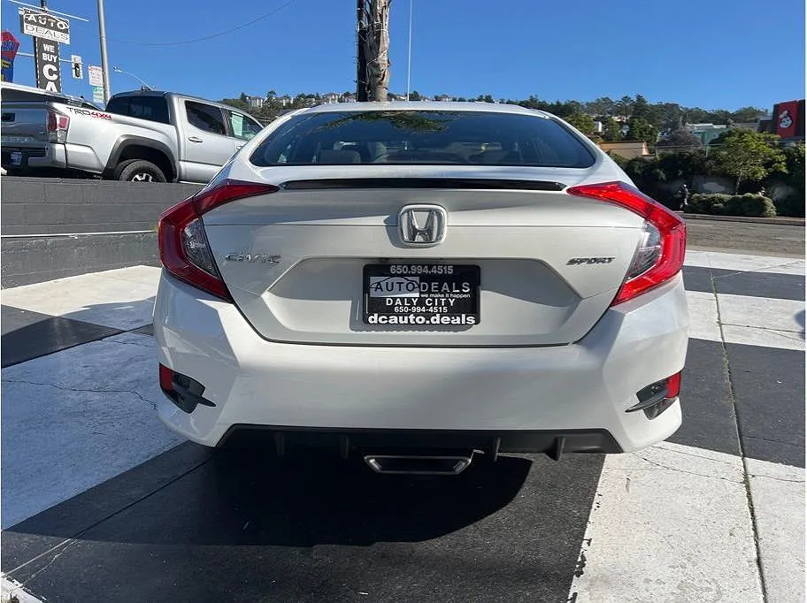 2019 Honda Civic Sport image 5