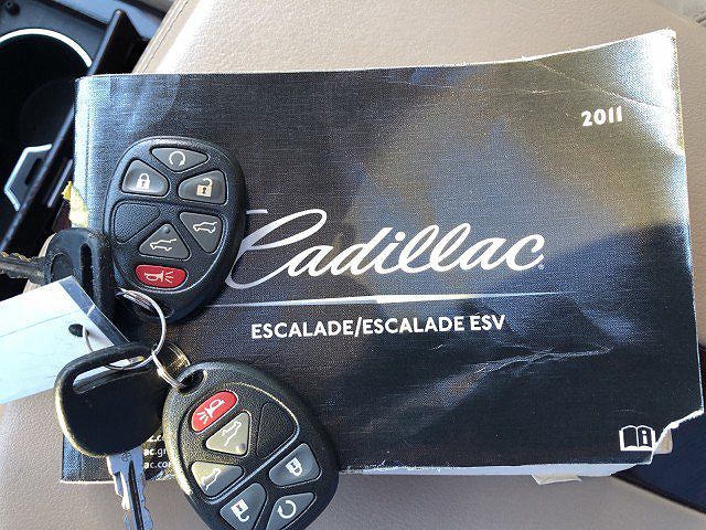 2011 Cadillac Escalade ESV image 24