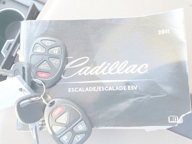 2011 Cadillac Escalade ESV image 26