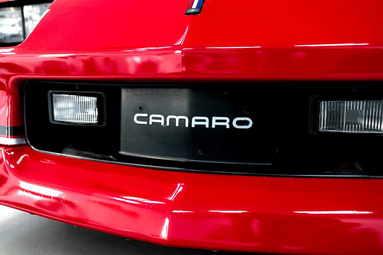 1989 Chevrolet Camaro IROC-Z image 25