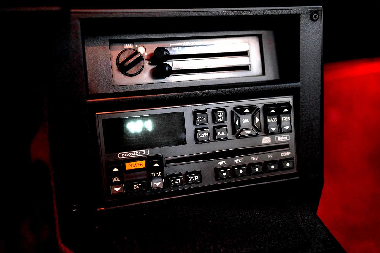 1989 Chevrolet Camaro IROC-Z image 62