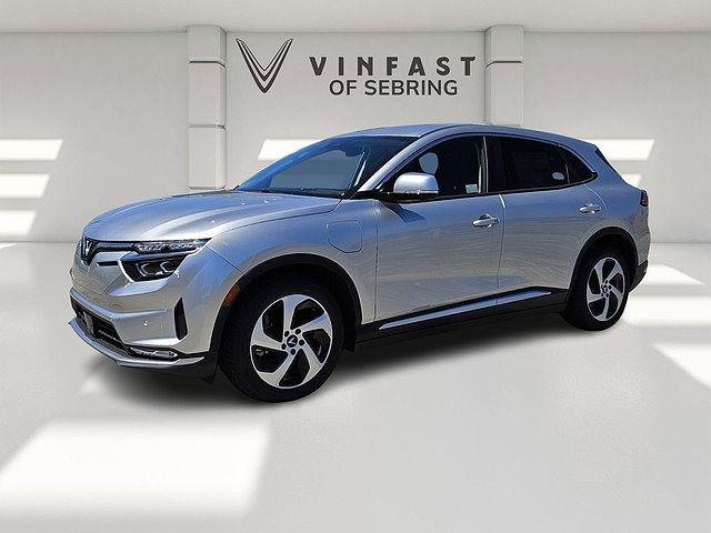 2025 VinFast VF8