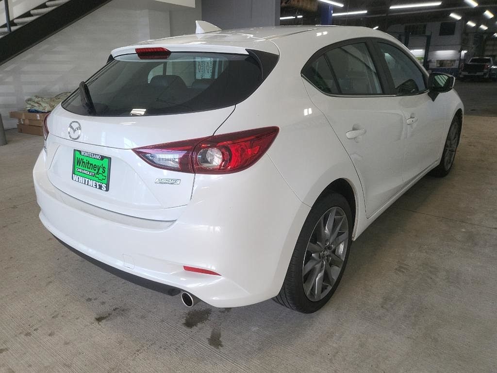 2018 Mazda Mazda3 Touring image 3