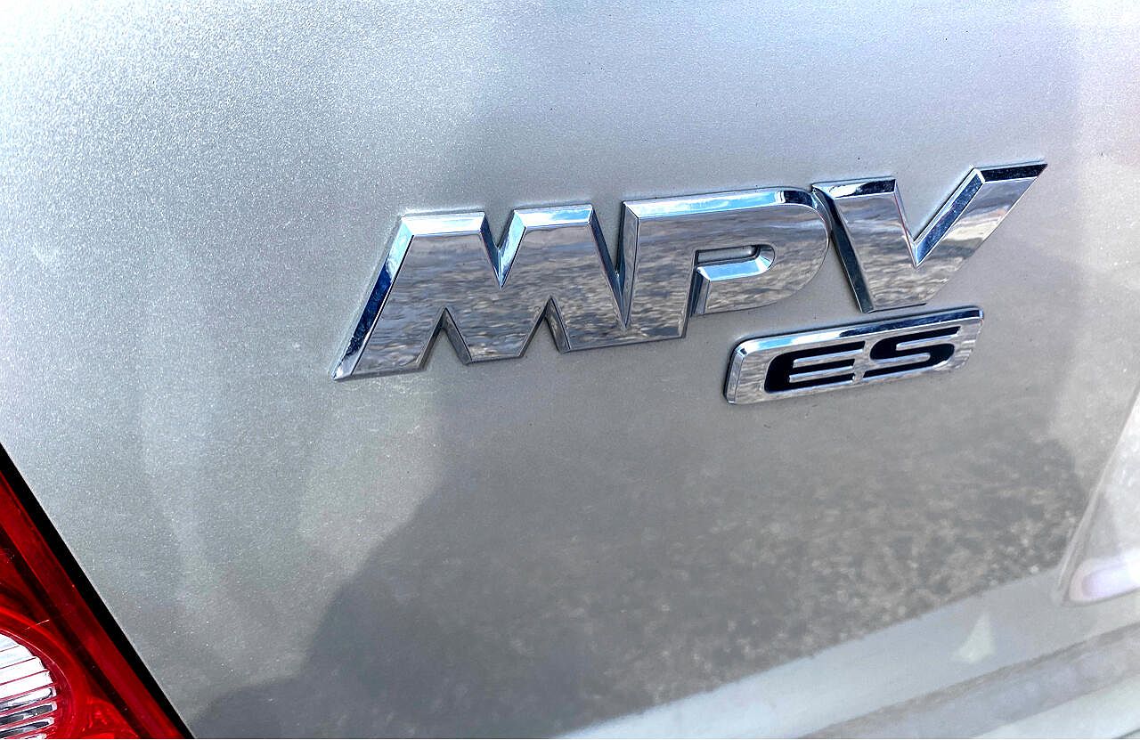 2003 Mazda MPV ES image 10