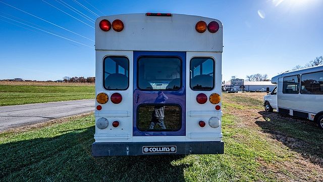 1999 Ford Econoline E-350 image 5