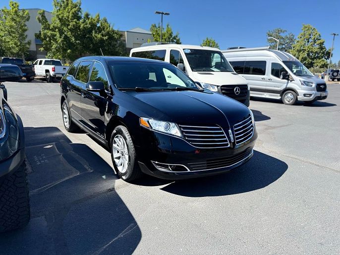 2017 Lincoln MKT