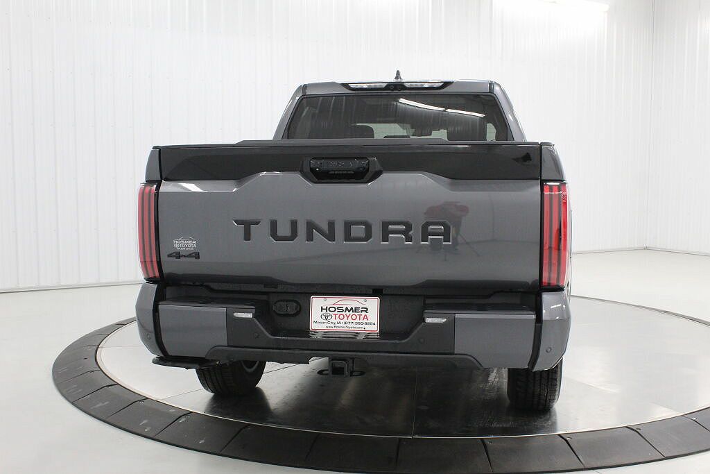 2024 Toyota Tundra Platinum image 3
