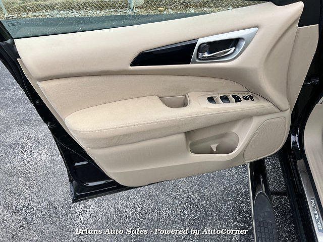 2013 Nissan Pathfinder S image 10