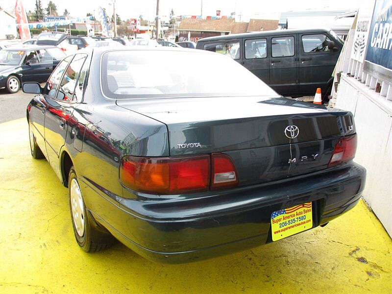 1996 Toyota Camry LE image 6