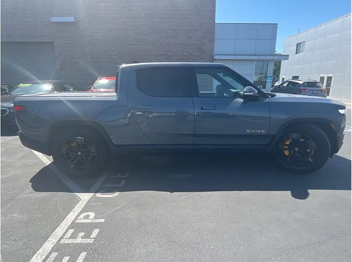 2022 Rivian R1T