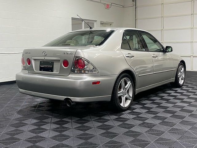 2001 Lexus IS 300 image 5